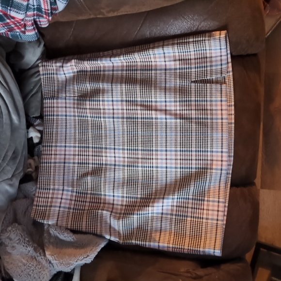 Dynamite beige gingham/houndstooth/plaid skirt - Picture 1 of 4